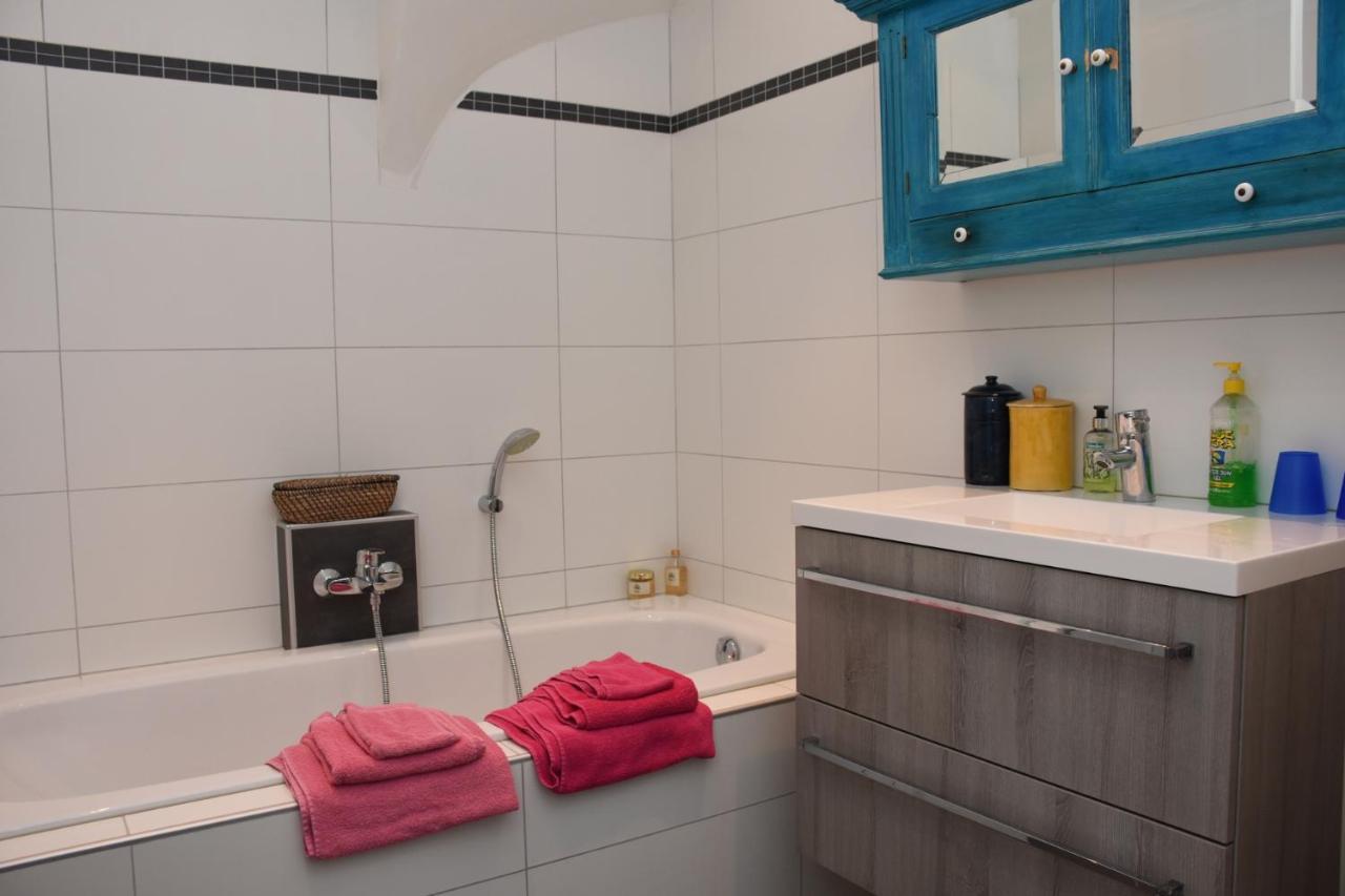 Bed & Breakfast Leonie The Hague Exterior photo